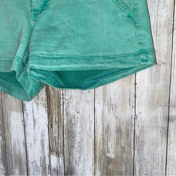 BKE Mollie Stretch Marine Green Shorts - Picture 3 of 9